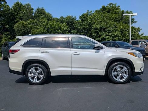 Used 2016 Toyota Highlander Limited w/ Driver Technology Package FWD image 7