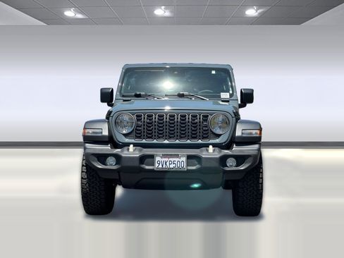 Used 2025 Jeep Wrangler Unlimited Sport AWD/4WD image 5