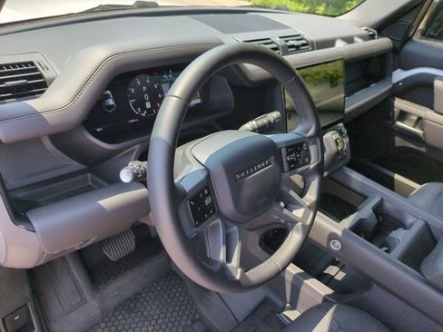 Used 2026 Land Rover Defender 110 X-Dynamic SE AWD/4WD image 7
