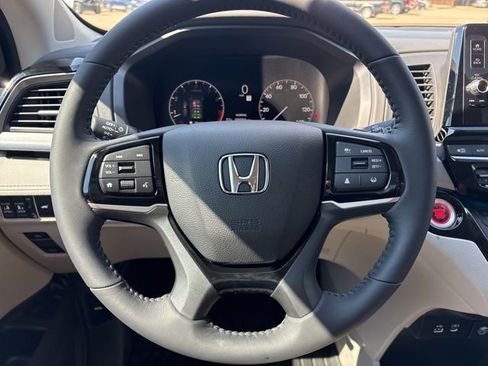 New 2026 Honda Odyssey Touring image 5