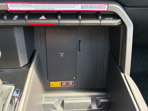 Used 2025 Toyota Tundra Limited image 33