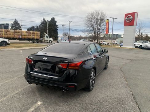 Used 2021 Nissan Altima 2.5 SV w/ SV Premium Package image 7