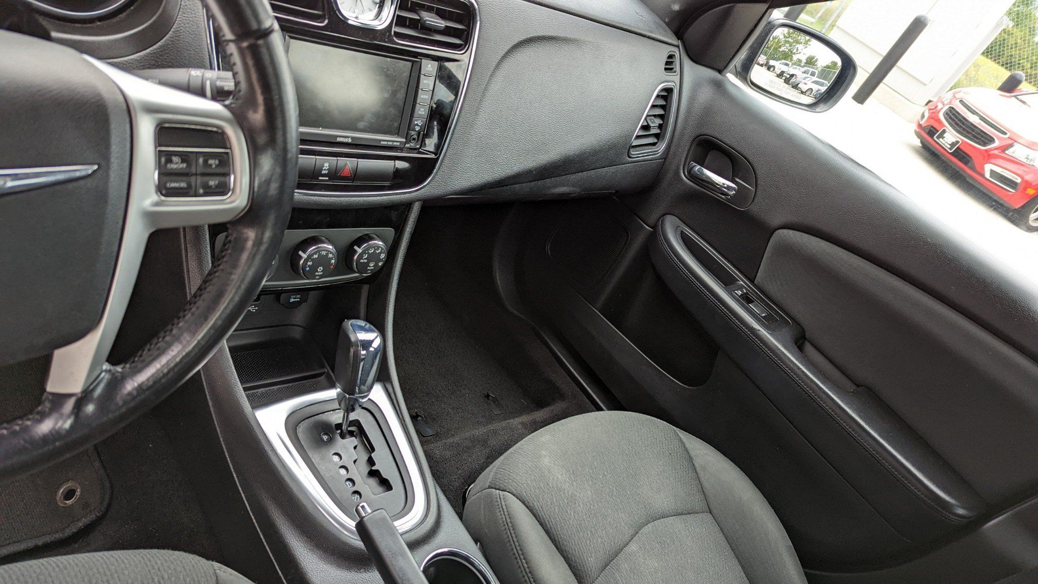 Used 2012 Chrysler 200 Touring FWD image 4