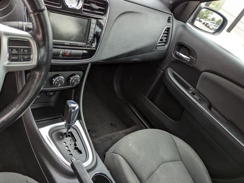 Used 2012 Chrysler 200 Touring image 4