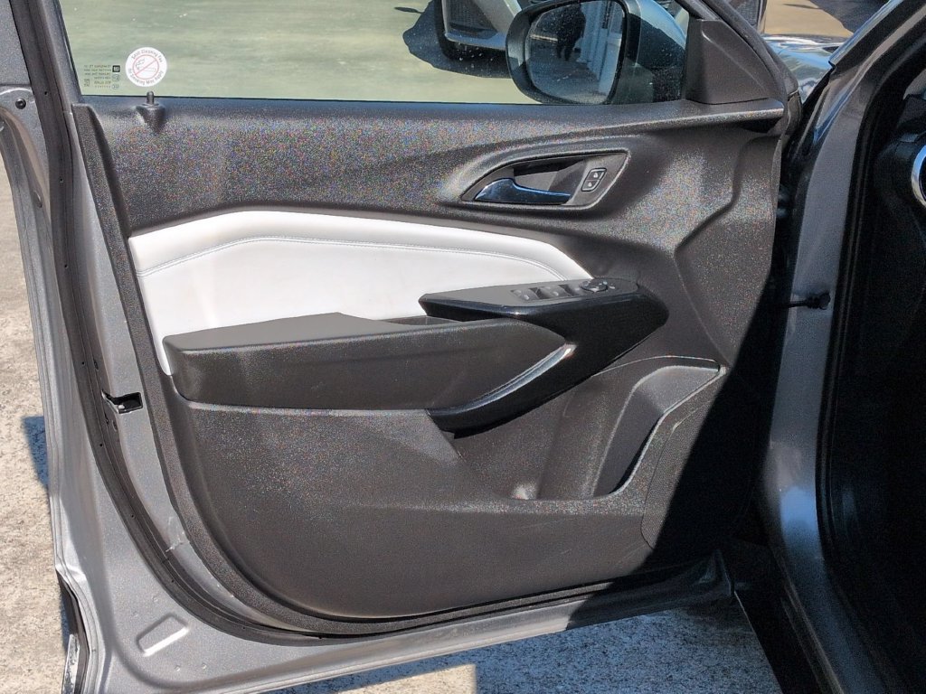 Used 2026 Chevrolet Trax LT FWD image 11