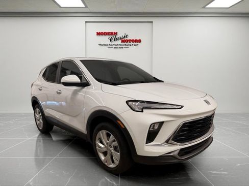 Used 2025 Buick Encore GX Preferred AWD/4WD image 1