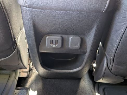 Used 2021 Chevrolet Colorado LT image 12