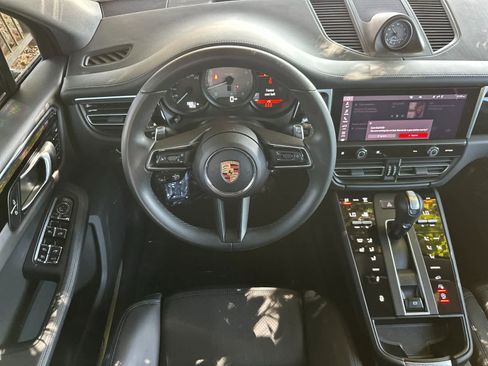 Certified 2023 Porsche Macan S AWD/4WD image 16