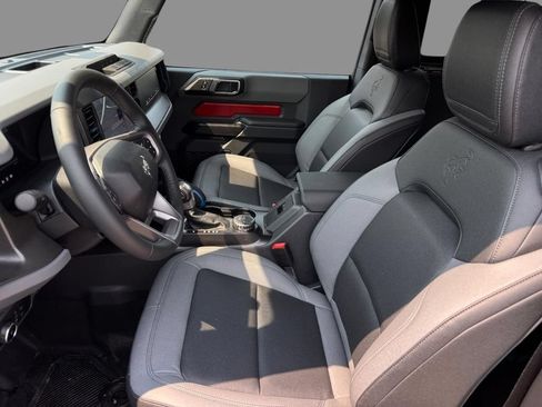 New 2024 Ford Bronco Black Diamond AWD/4WD image 9