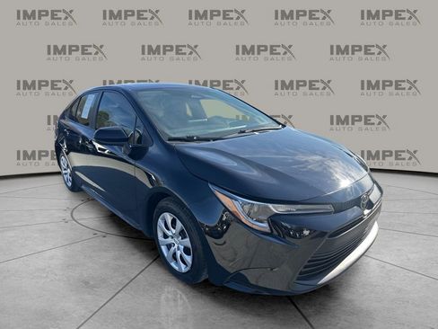 Used 2023 Toyota Corolla LE image 7