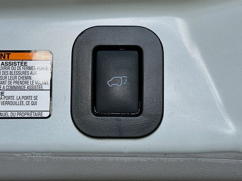 Used 2020 Toyota Sienna XLE image 31