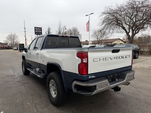 Used 2024 Chevrolet Silverado 2500 LTZ w/ LTZ Convenience Package image 7
