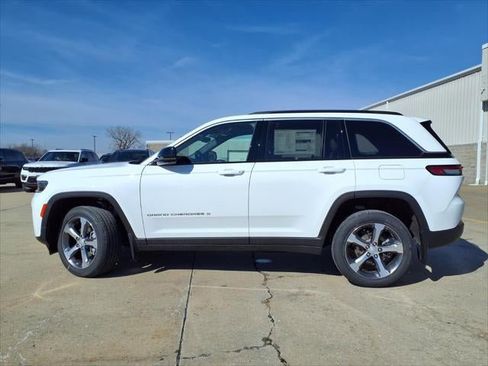 New 2026 Jeep Grand Cherokee Limited w/ Luxury Tech Group II AWD/4WD image 62