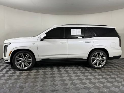Used 2025 Cadillac Escalade Sport Platinum AWD/4WD image 3
