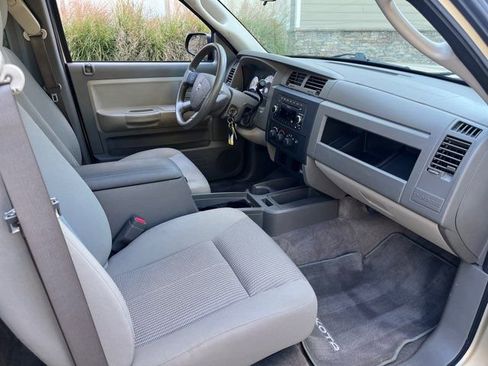 Used 2011 Dodge Dakota Big Horn image 4