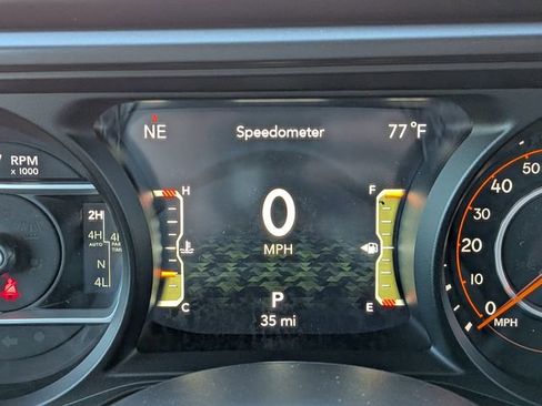 Used 2025 Jeep Wrangler Unlimited Rubicon image 27