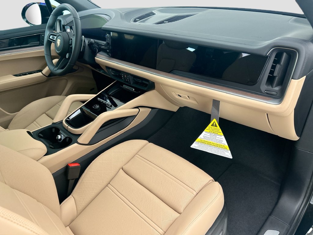 Used 2026 Porsche Cayenne AWD/4WD image 19