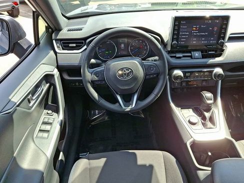 Used 2022 Toyota RAV4 SE image 14