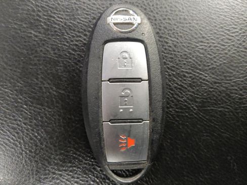 Used 2020 Nissan Pathfinder S FWD image 32