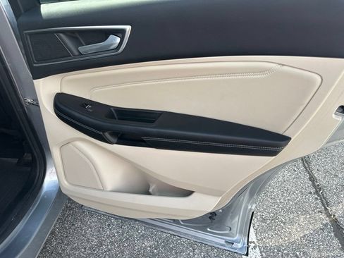 Used 2022 Ford Edge Titanium AWD/4WD image 26