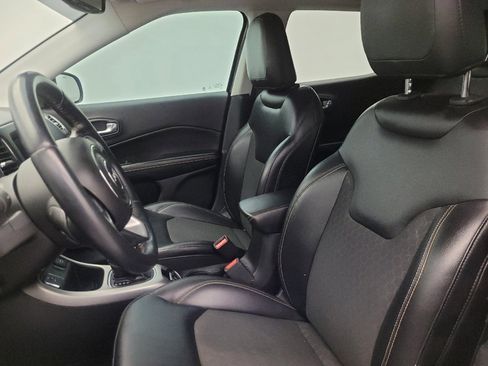 Used 2018 Jeep Compass Latitude w/ Popular Equipment Group FWD image 17