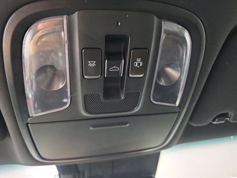 Used 2019 Kia Stinger GT1 AWD/4WD image 24