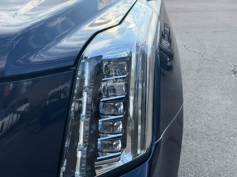 Used 2018 Cadillac Escalade Premium Luxury AWD/4WD image 34