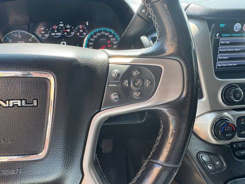 Used 2018 GMC Yukon XL Denali AWD/4WD image 33