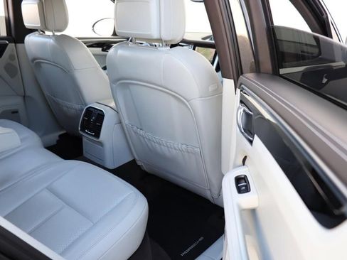 Used 2017 Porsche Macan S image 28