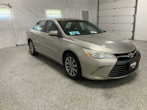 Used 2016 Toyota Camry XLE w/ Protection Package (Q2) FWD image 4