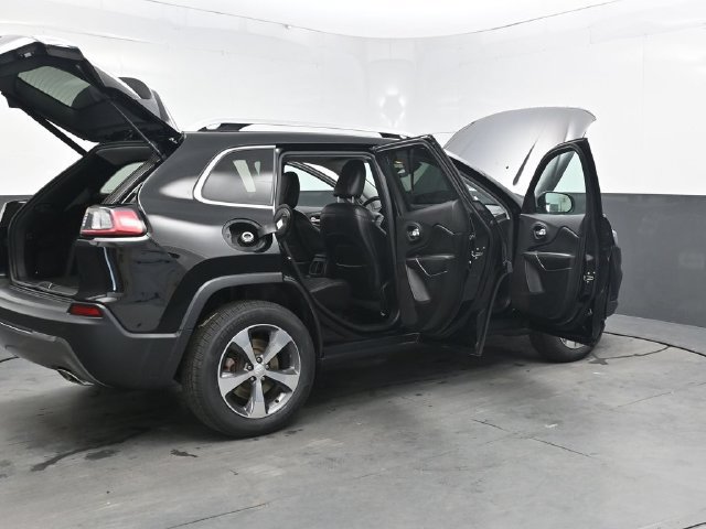 Used 2019 Jeep Cherokee Limited AWD/4WD image 43