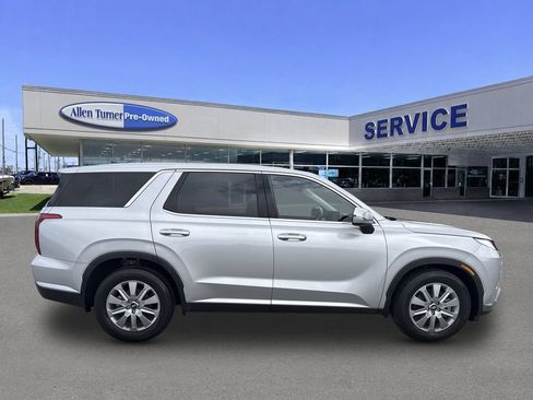 Certified 2023 Hyundai Palisade SE w/ Cargo Package AWD/4WD image 9