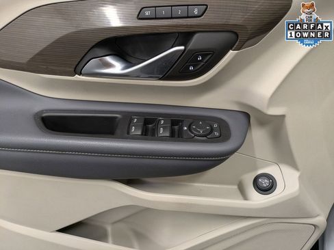 Used 2023 GMC Terrain Denali w/ Denali Premium Package image 10