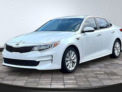 Used 2018 Kia Optima LX w/ 17" Alloy Wheels Package