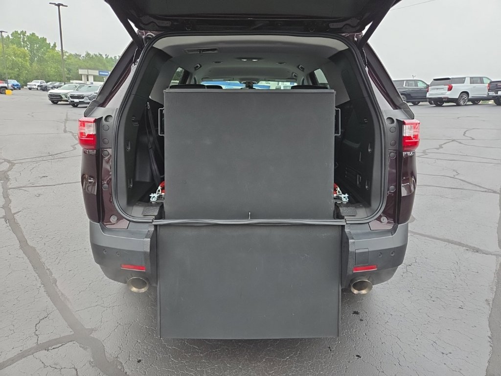 Used 2021 Chevrolet Traverse LT FWD image 9