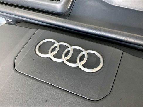 Used 2025 Audi Q7 2.0T Premium image 32