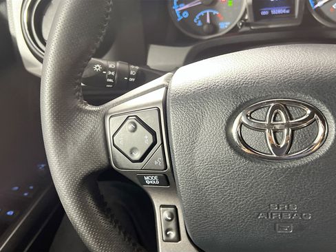 Used 2019 Toyota Tacoma TRD Sport AWD/4WD image 19