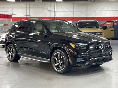 Used 2024 Mercedes-Benz GLE 450 4MATIC image 2