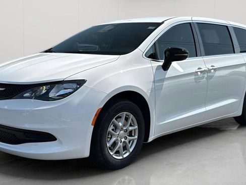 New 2026 Chrysler Voyager LX image 8