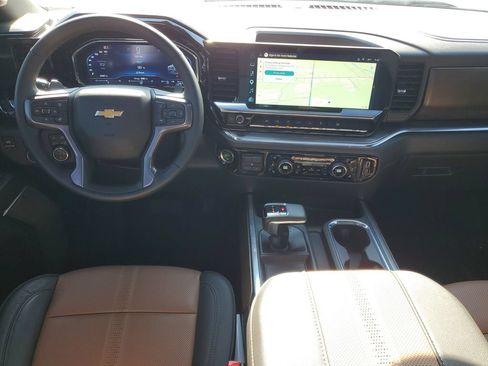 Certified 2025 Chevrolet Silverado 1500 High Country w/ High Country Premium Package AWD/4WD image 28