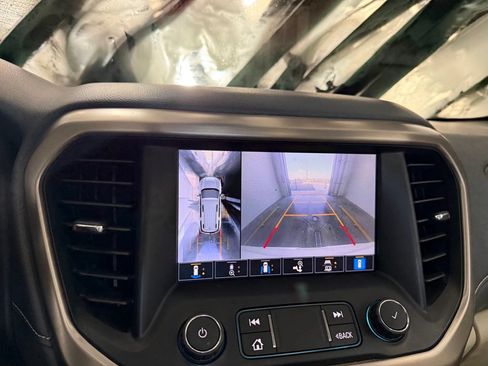 Used 2021 GMC Acadia Denali w/ Denali Technology Package FWD image 17
