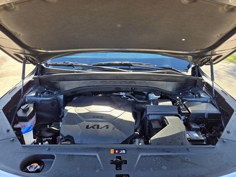 Used 2025 Kia Telluride S image 31