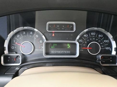Used 2007 Ford Expedition XLT image 25