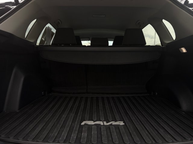 Used 2024 Toyota RAV4 LE AWD/4WD image 34
