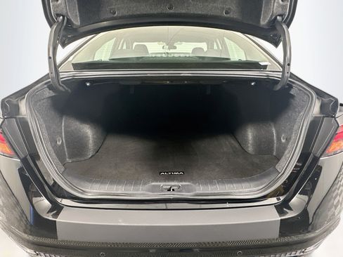 Used 2025 Nissan Altima 2.5 SV FWD image 27