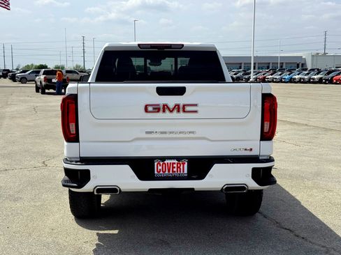 Used 2024 GMC Sierra 1500 AT4 w/ Technology Package image 8