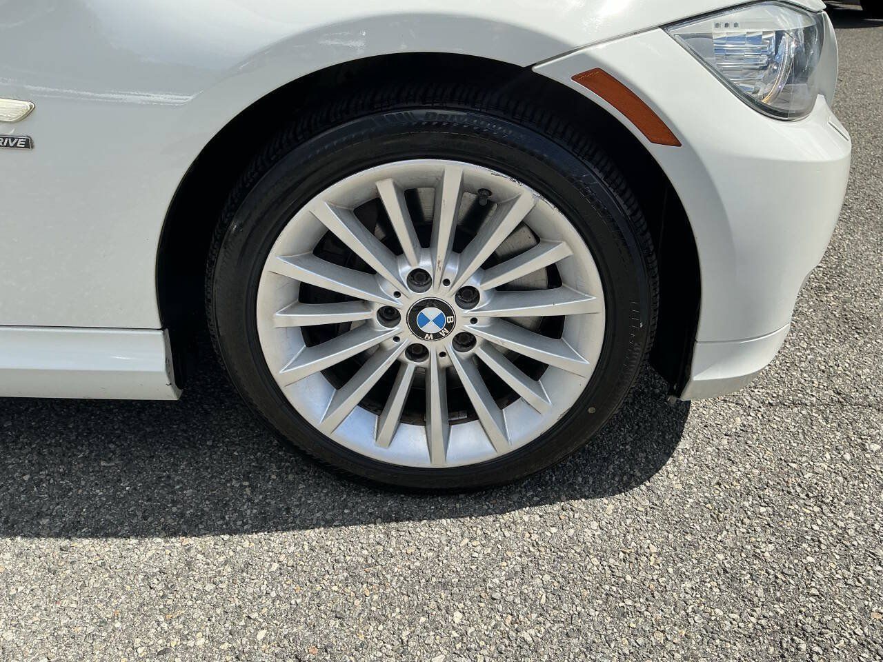 Used 2011 BMW 335i xDrive Sedan AWD/4WD image 14