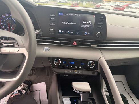 Certified 2023 Hyundai Elantra SEL FWD image 19