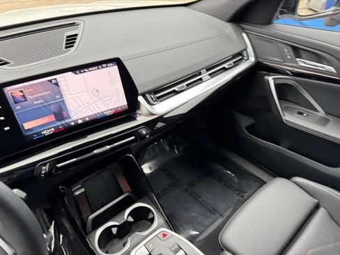 Used 2025 BMW X2 xDrive28i w/ Technology Package image 21