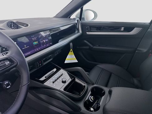 New 2026 Porsche Cayenne E-Hybrid Coupe AWD/4WD image 25